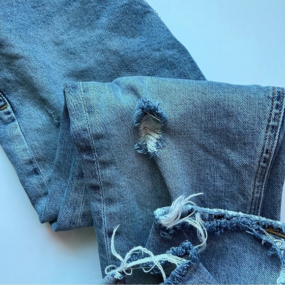 AGOLDE • Nico Light Wash Destructed Skinny Jeans - Picture 5 of 9